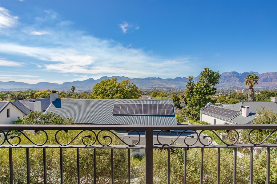 5 Bedroom Property for Sale in Lemoenkloof Western Cape